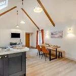 1 Bed In Oc-t34011 *