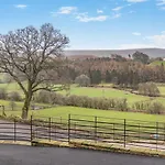 1 Bed In Oc-t34011 * Castleton (North Yorkshire)