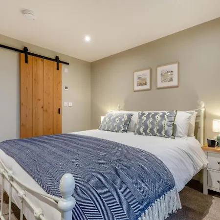 1 Bed In Oc-t34011 Holiday home